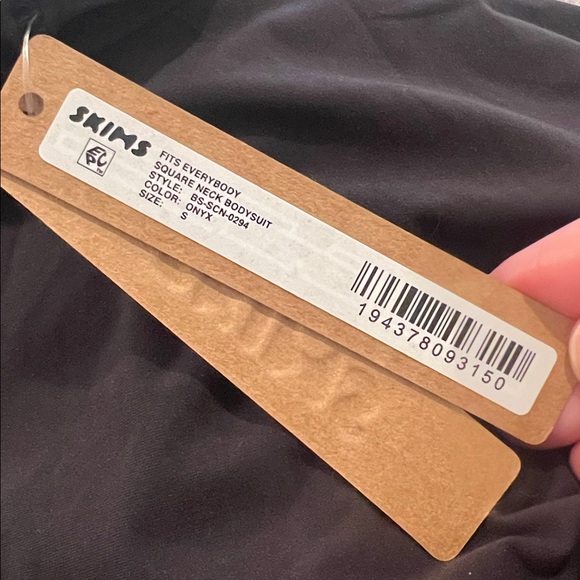 🖤 NWT SKIMS FITS EVERYBODY SQUARE NECK BODYSUIT SIZE SMALL - Picture 8 of 14